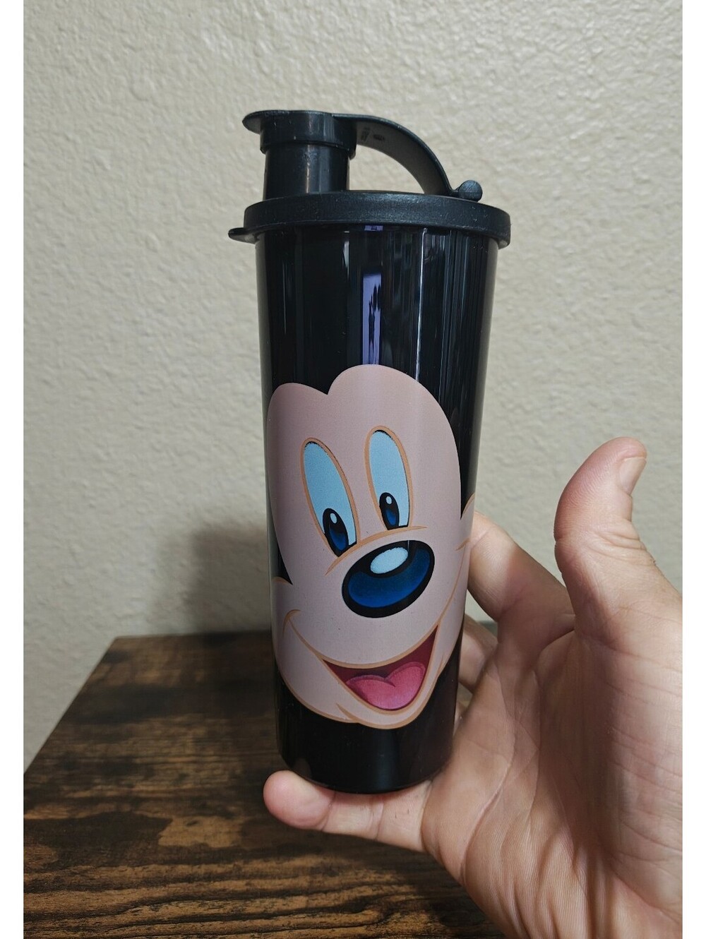 Cute Disney Tupperware Mickey Mouse Face 16 Oz Black Plastic Tumbler/Cup.